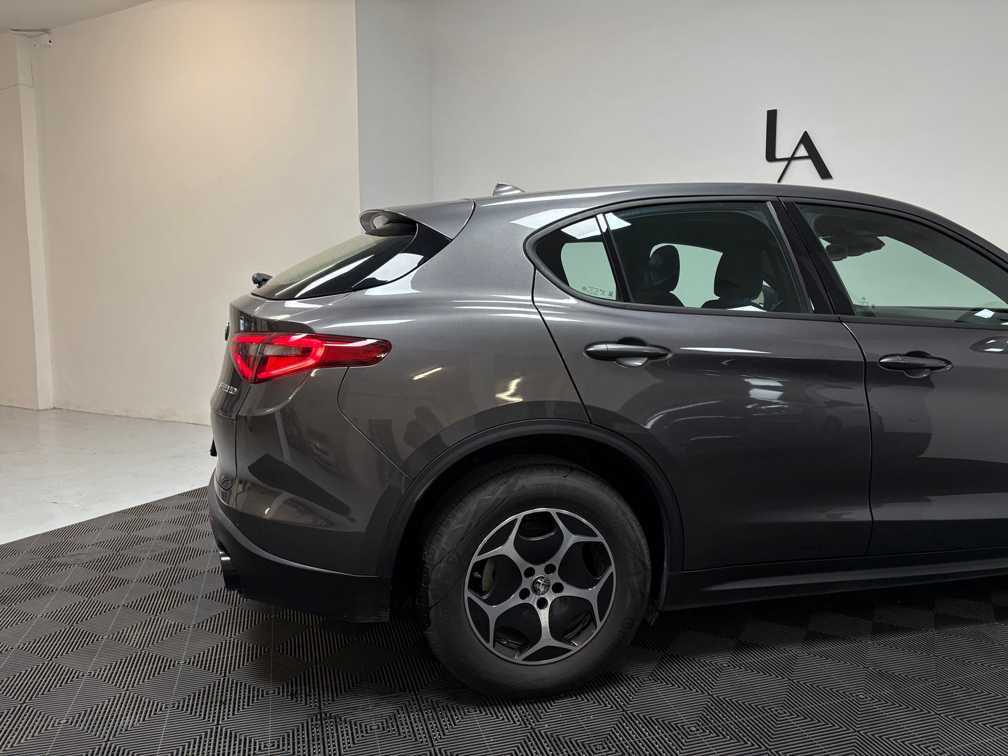 Alfa Romeo Stelvio N1 160cv RWD
