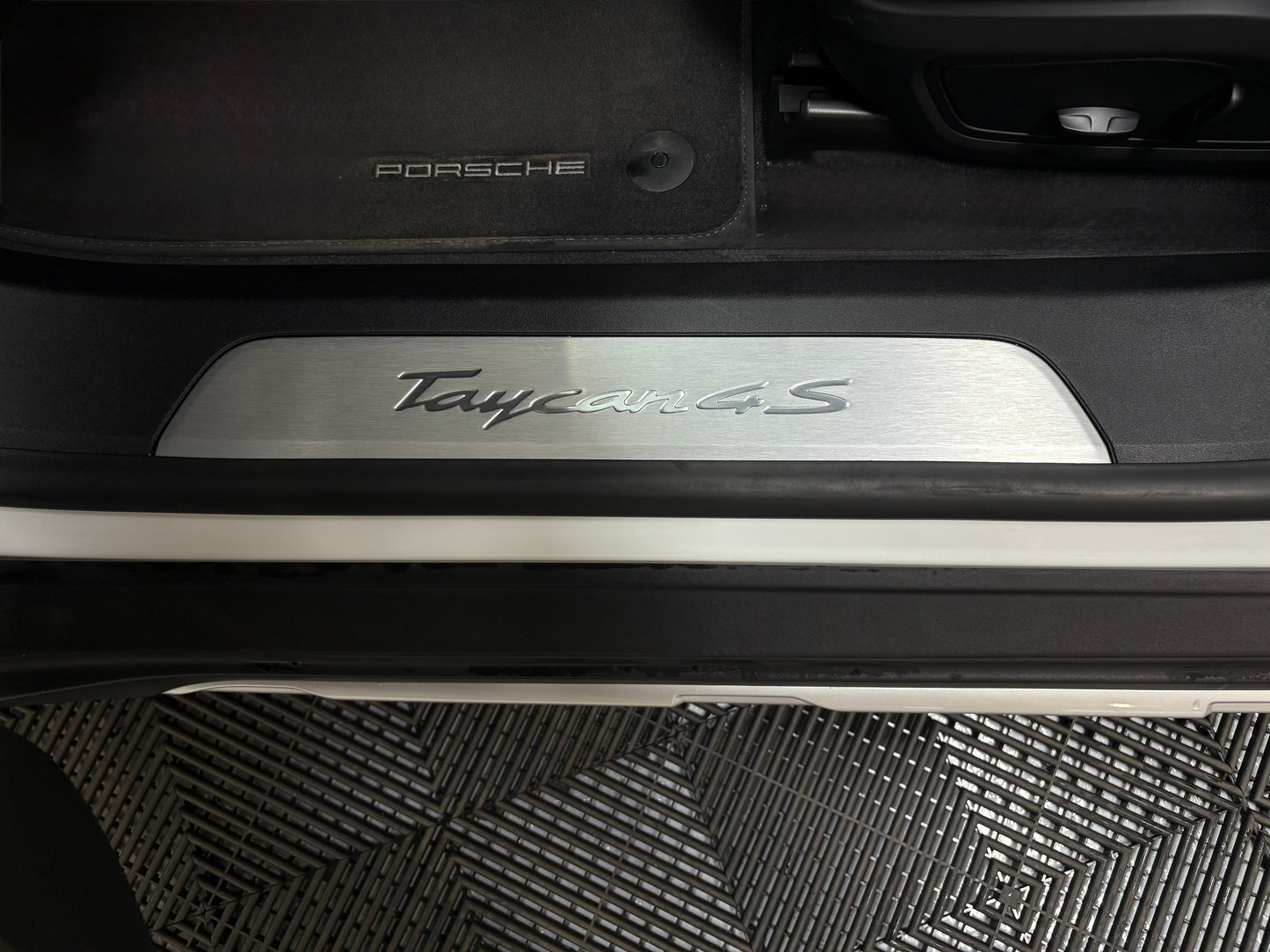 Porsche Taycan 4s