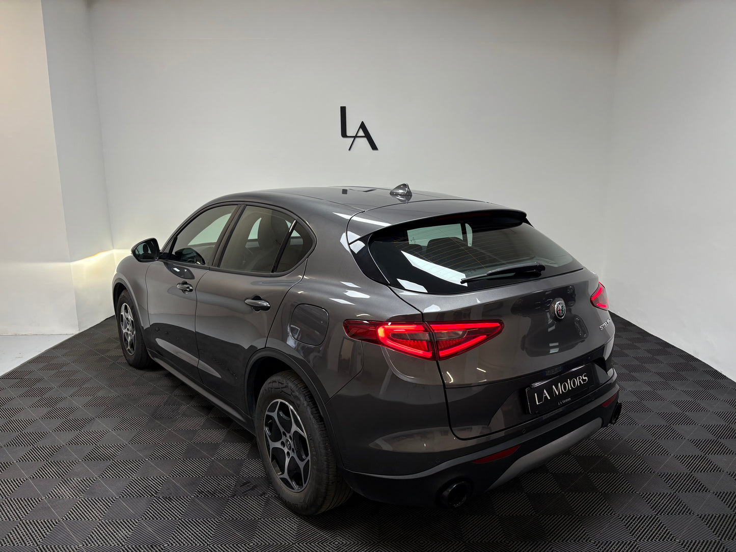 Alfa Romeo Stelvio N1 160cv RWD