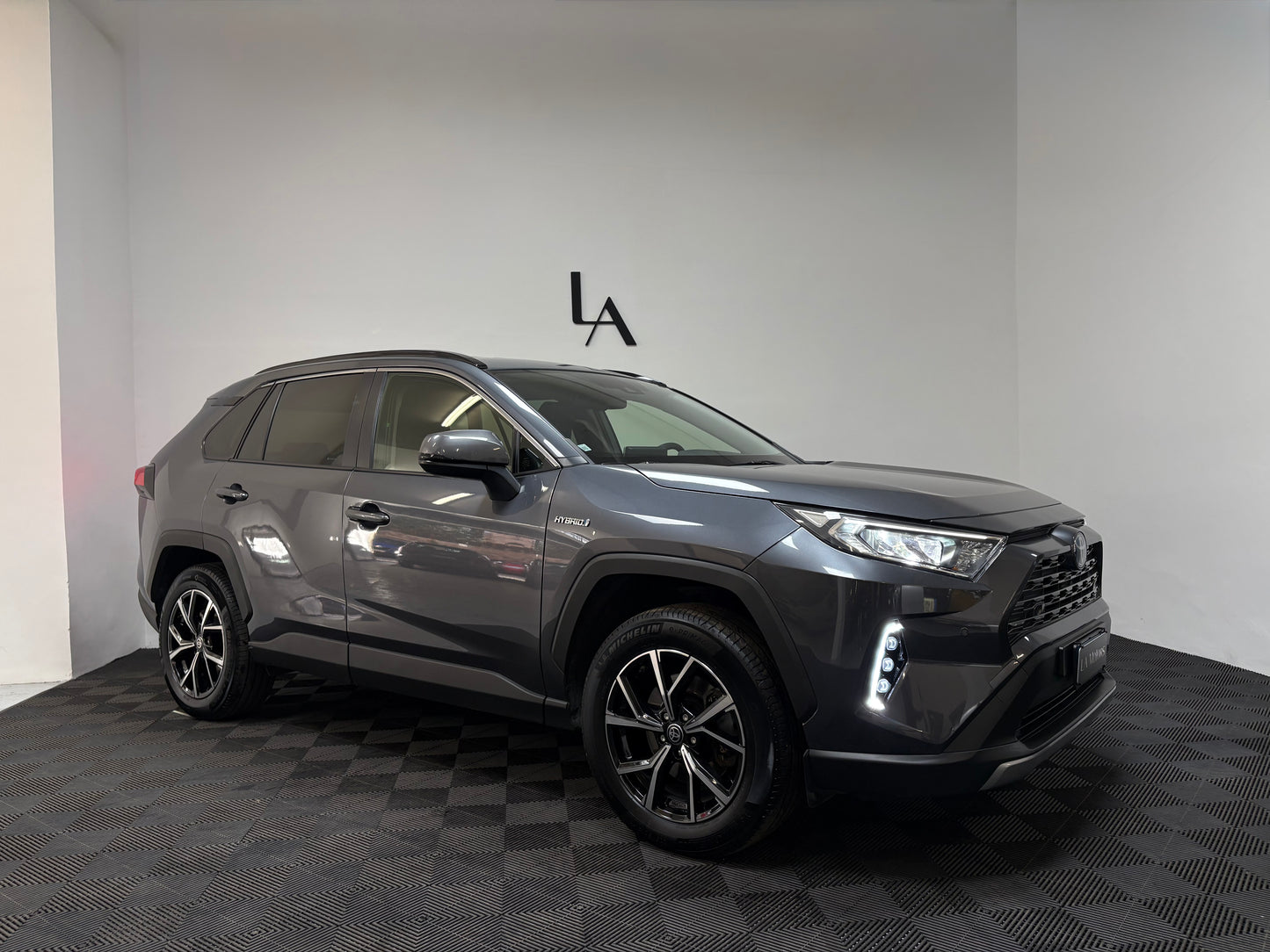 Toyota RAV4 2.5 Hybrid Business 218cv