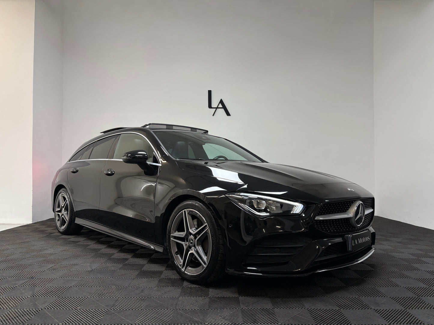 Mercedes-Benz CLA 200d Shooting Brake Premium AMG 150CV