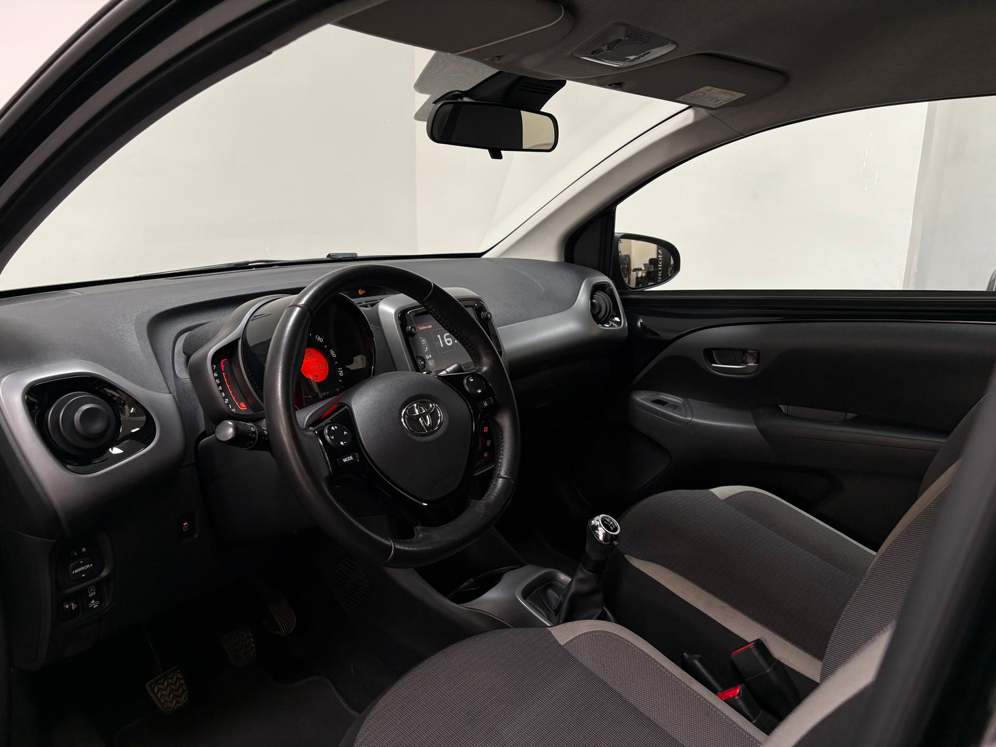 Toyota Aygo Connect 1.0 X-Play 72cv