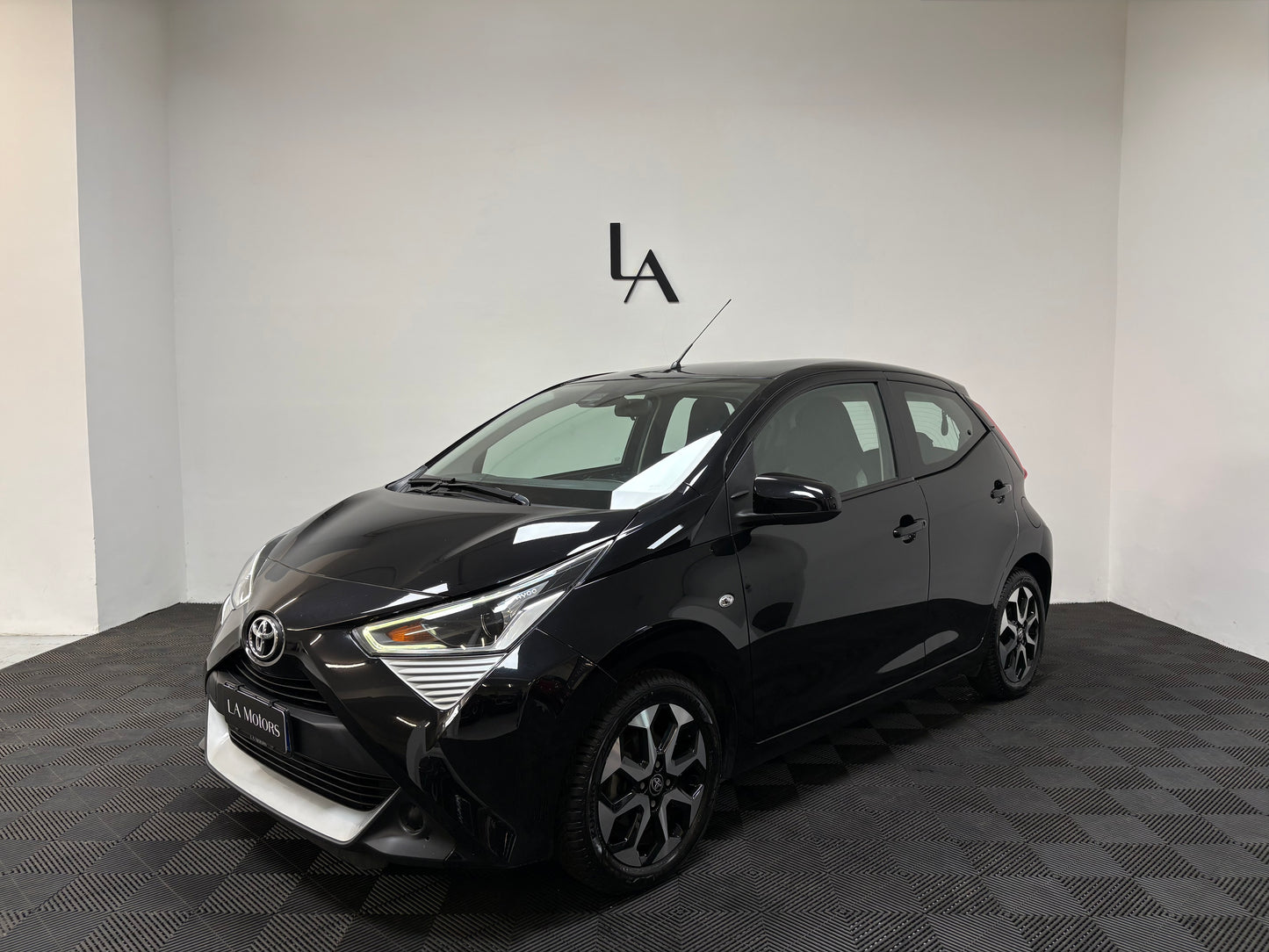 Toyota Aygo Connect 1.0 X-Play 72cv