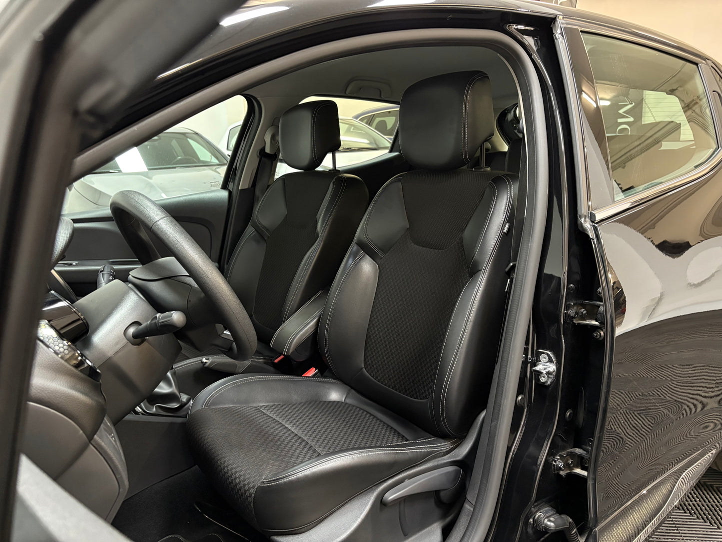 Renault Clio 1.0 TCE 12V 90CV Moschino Intens