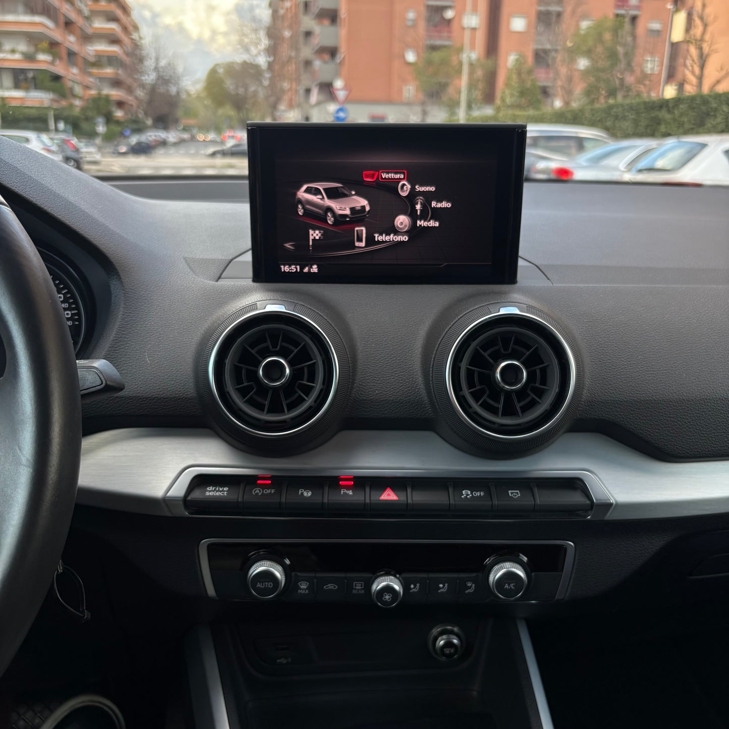 Audi Q2 1.5 Business Design Stronic 150cv