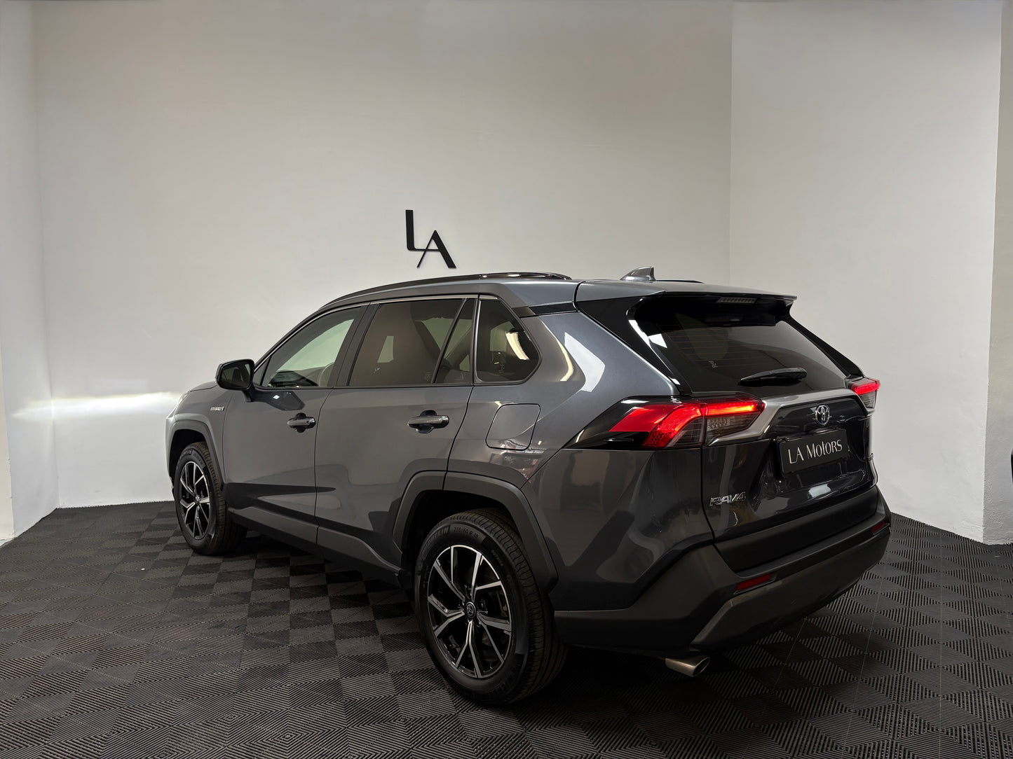 Toyota RAV4 2.5 Hybrid Business 218cv