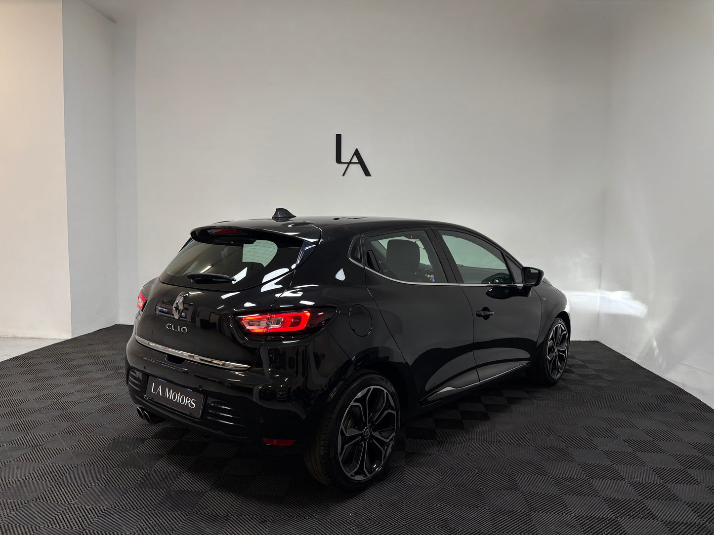 Renault Clio 1.0 TCE 12V 90CV Moschino Intens