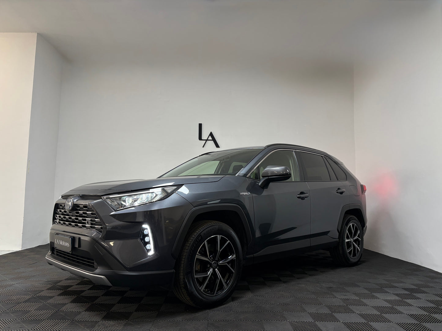 Toyota RAV4 2.5 Hybrid Business 218cv