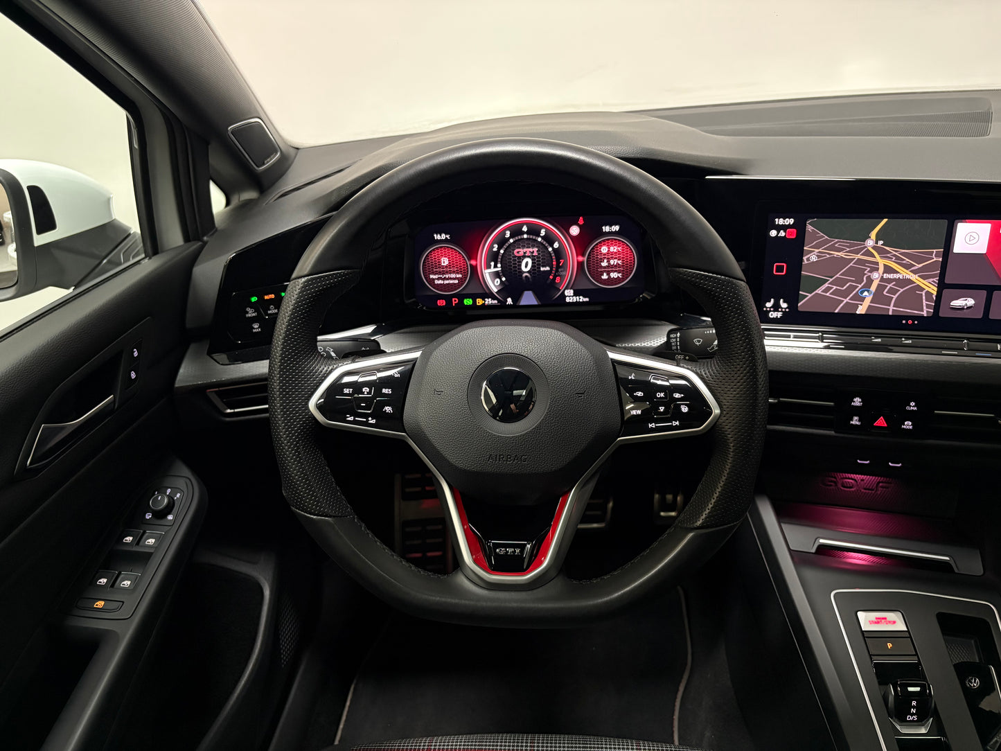 Volkswagen Golf GTI 2.0 TSI 245CV
