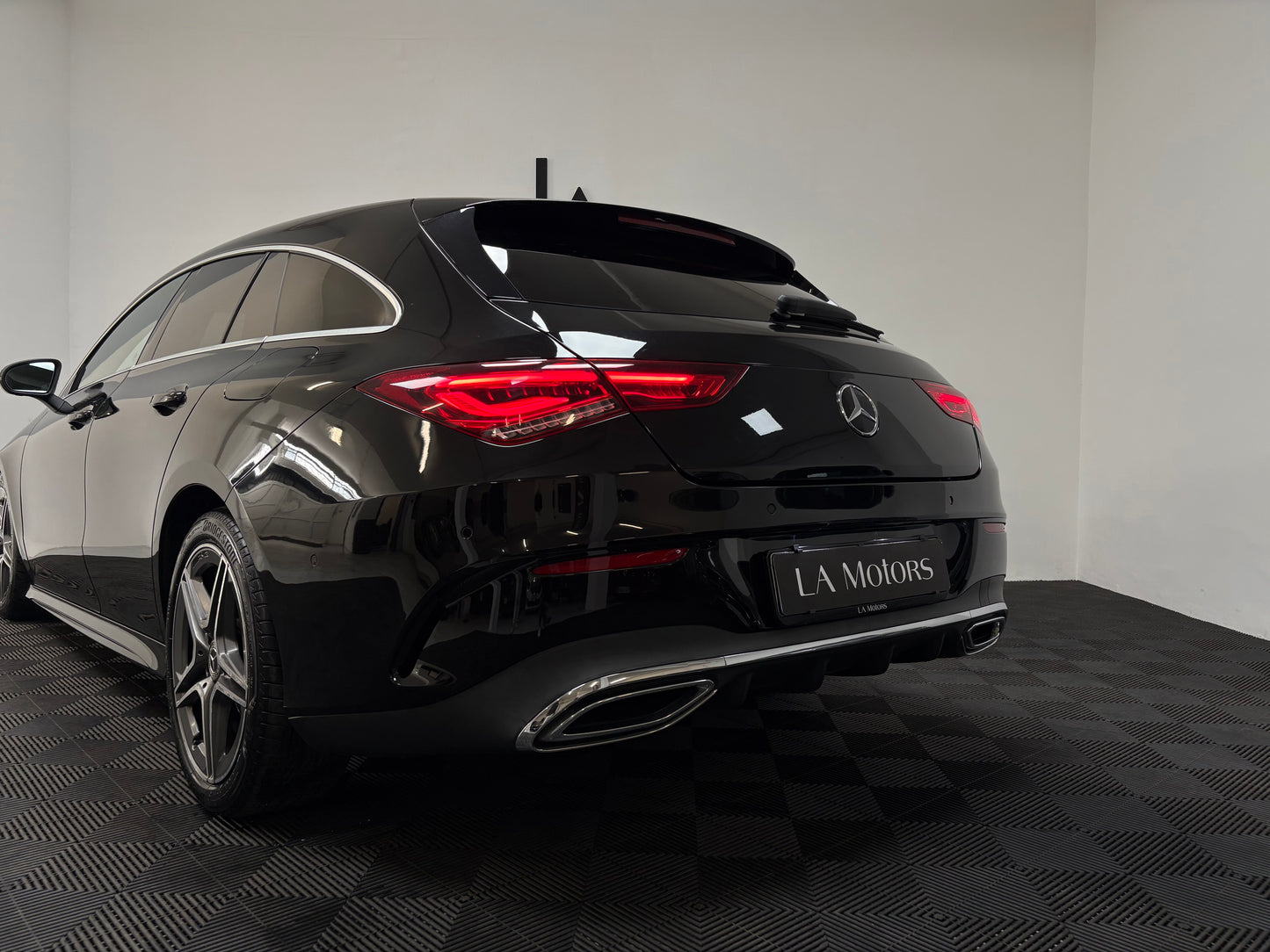 Mercedes-Benz CLA 200d Shooting Brake Premium AMG 150CV