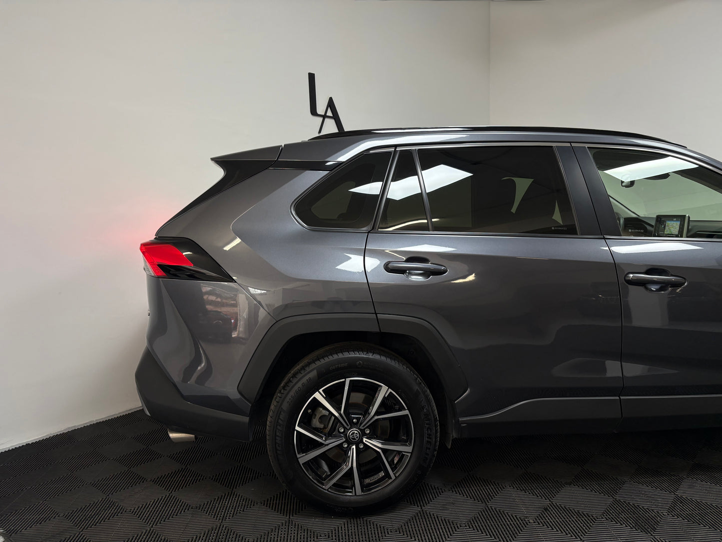 Toyota RAV4 2.5 Hybrid Business 218cv