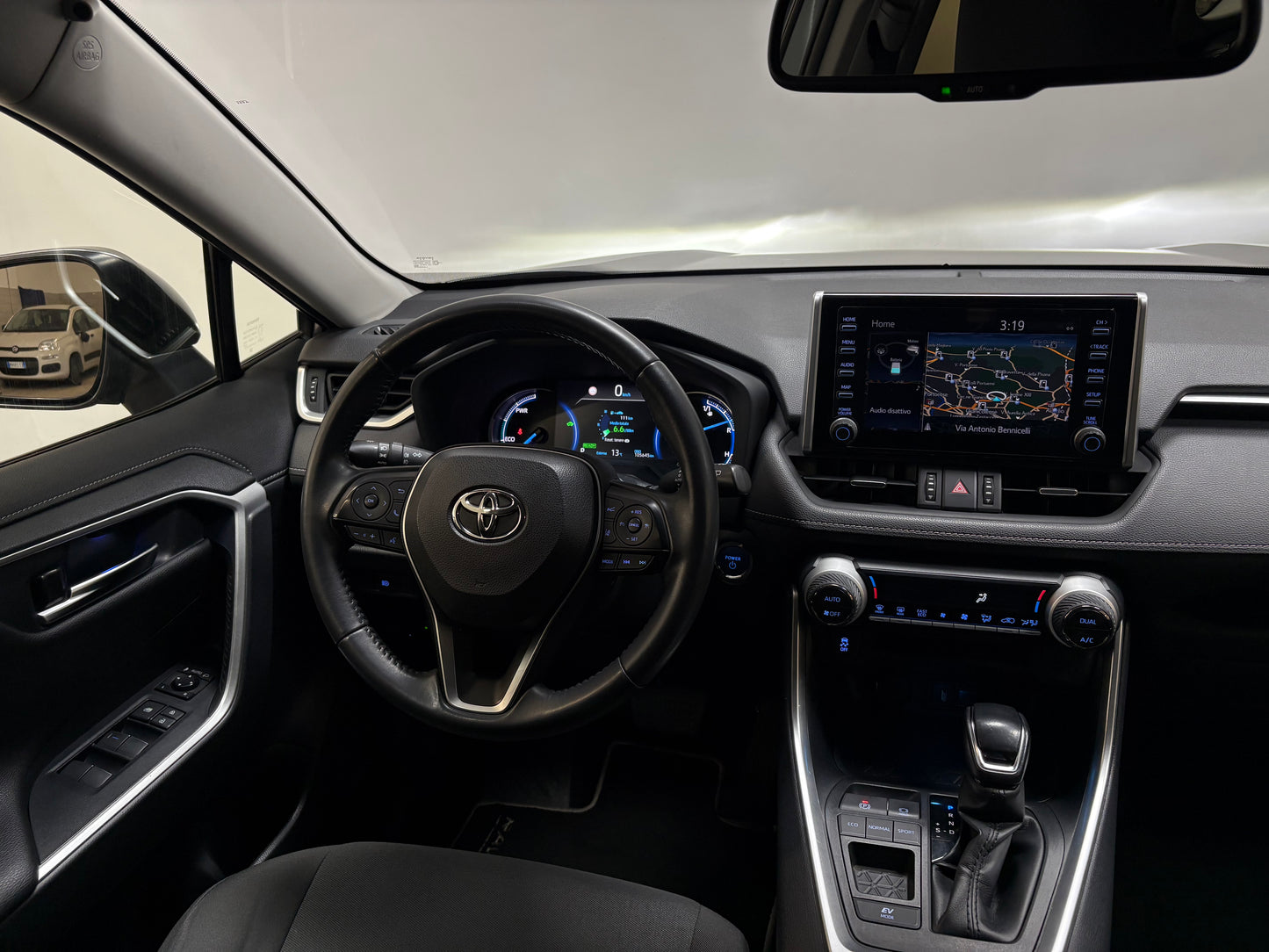 Toyota RAV4 2.5 Hybrid Business 218cv