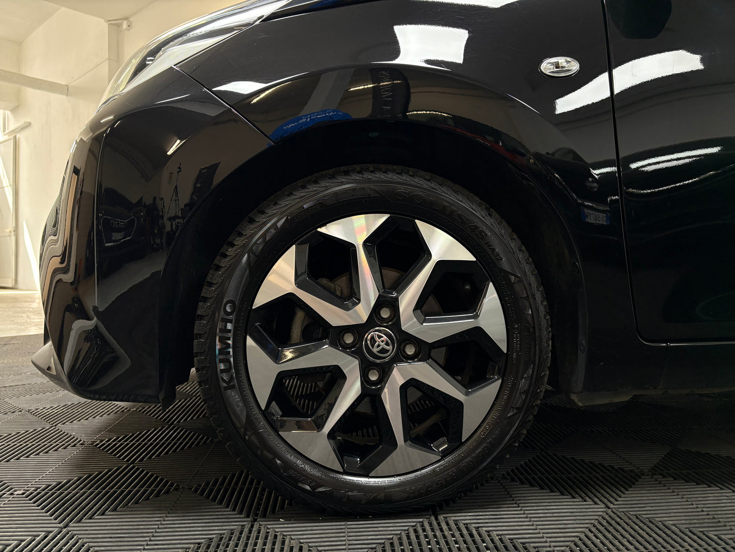 Toyota Aygo Connect 1.0 X-Play 72cv