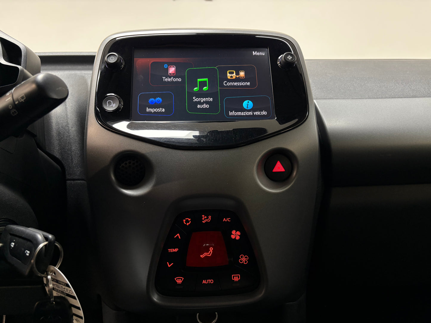 Toyota Aygo Connect 1.0 X-Play 72cv