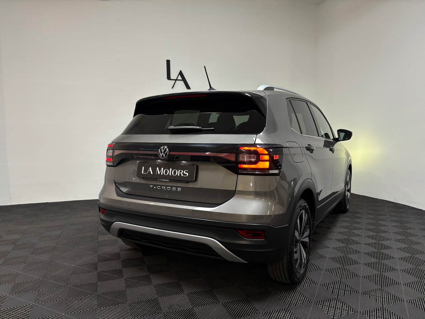 VOLKSWAGEN T-CROSS Advanced 110cv