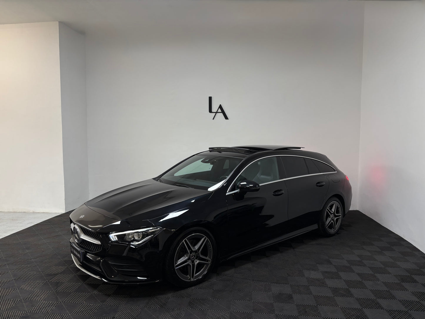 Mercedes-Benz CLA 200d Shooting Brake Premium AMG 150CV