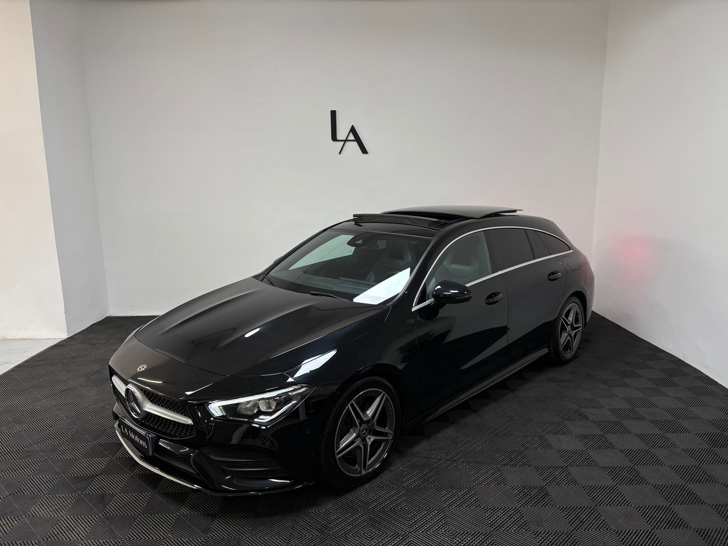 Mercedes-Benz CLA 200d Shooting Brake Premium AMG 150CV