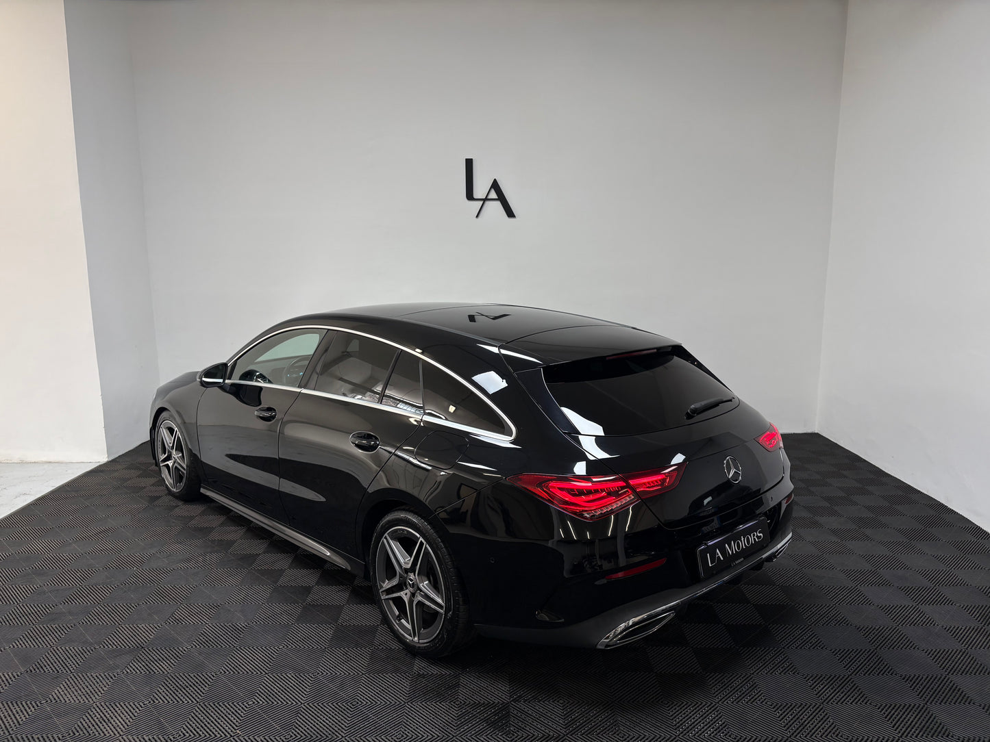 Mercedes-Benz CLA 200d Shooting Brake Premium AMG 150CV