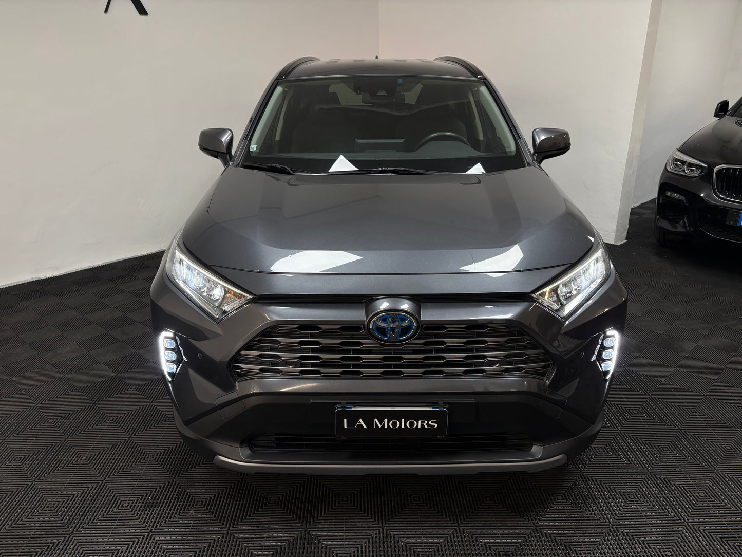 Toyota RAV4 2.5 Hybrid Business 218cv