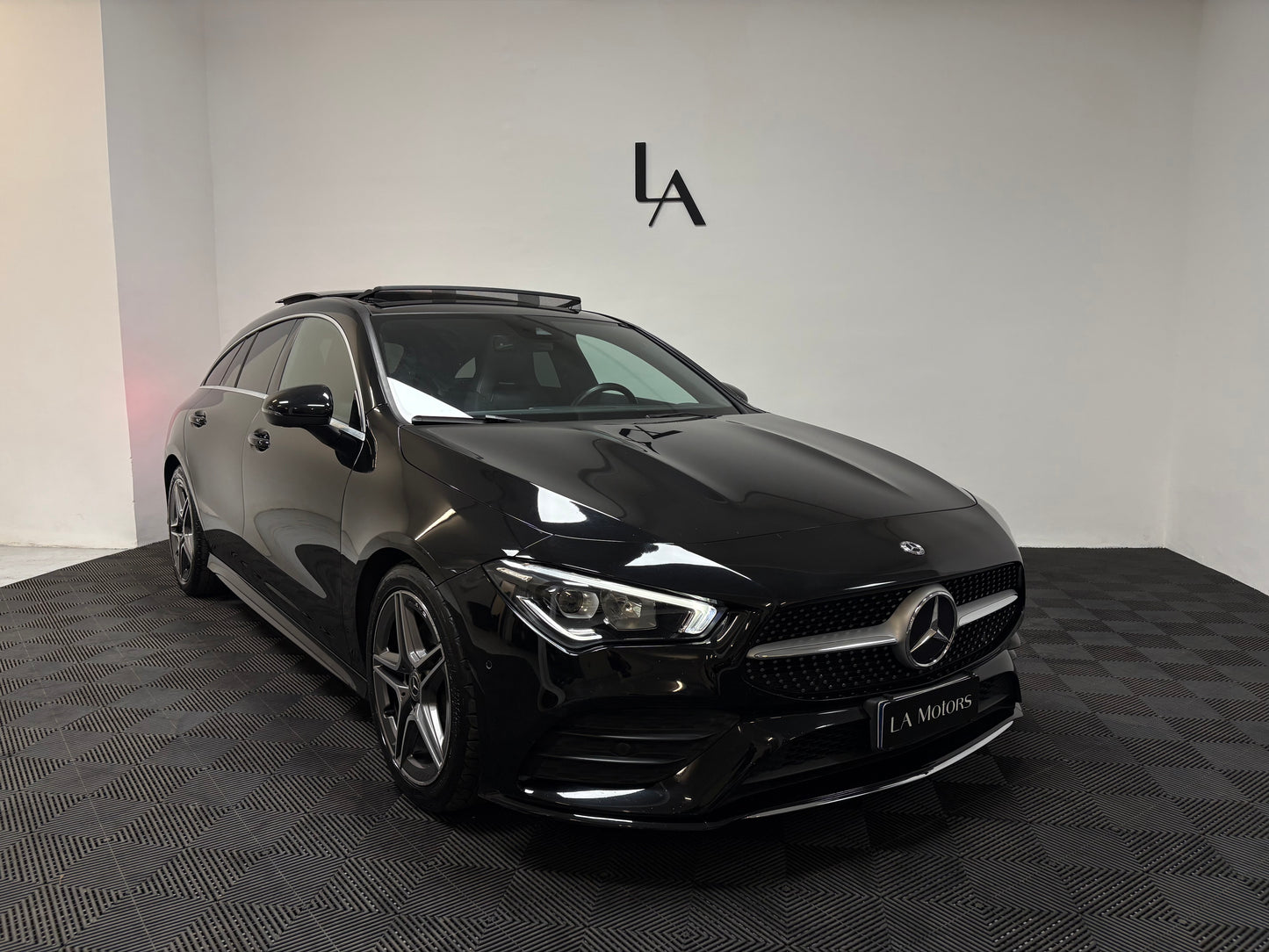 Mercedes-Benz CLA 200d Shooting Brake Premium AMG 150CV