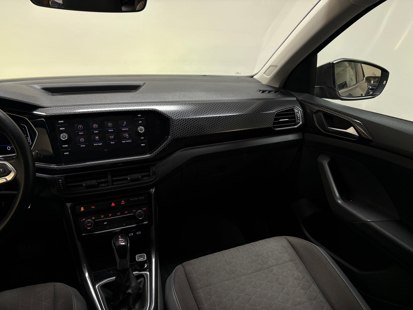 VOLKSWAGEN T-CROSS Advanced 110cv