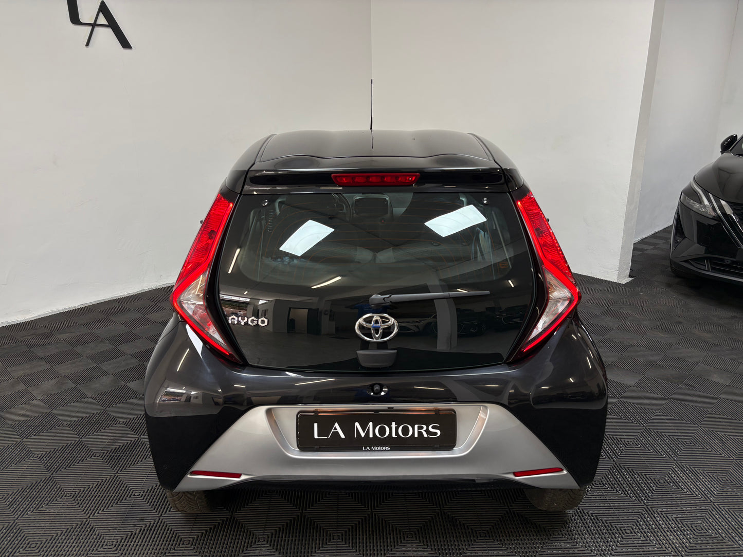 Toyota Aygo Connect 1.0 X-Play 72cv