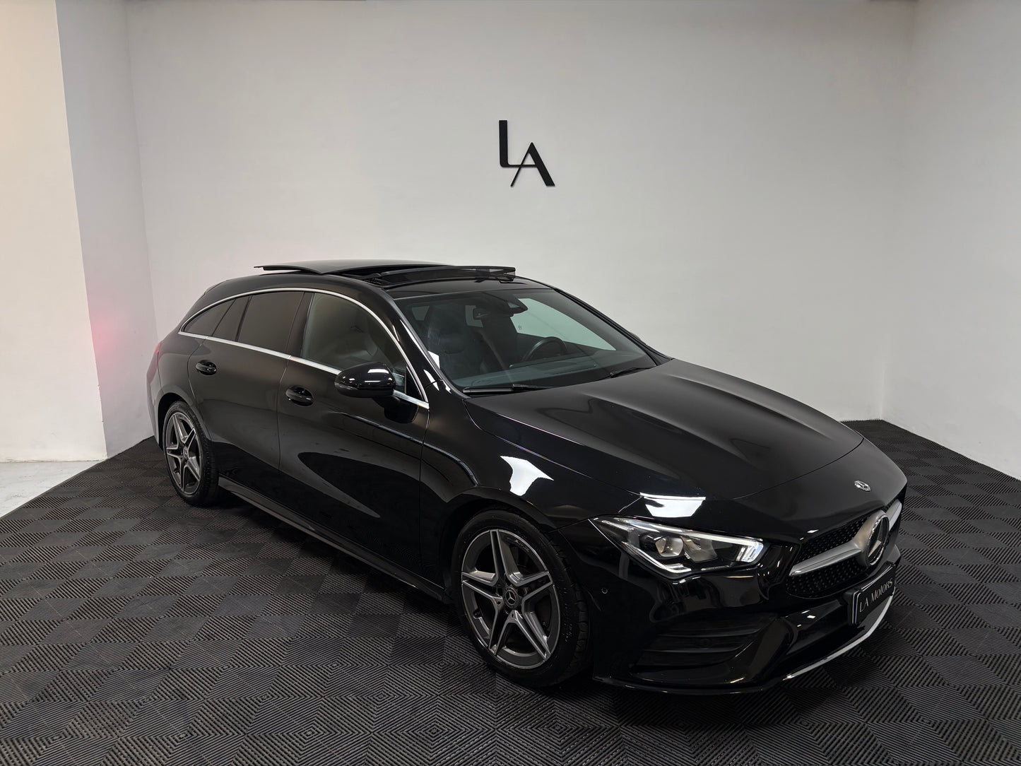 Mercedes-Benz CLA 200d Shooting Brake Premium AMG 150CV
