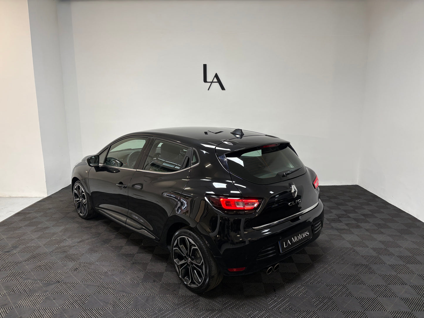 Renault Clio 1.0 TCE 12V 90CV Moschino Intens