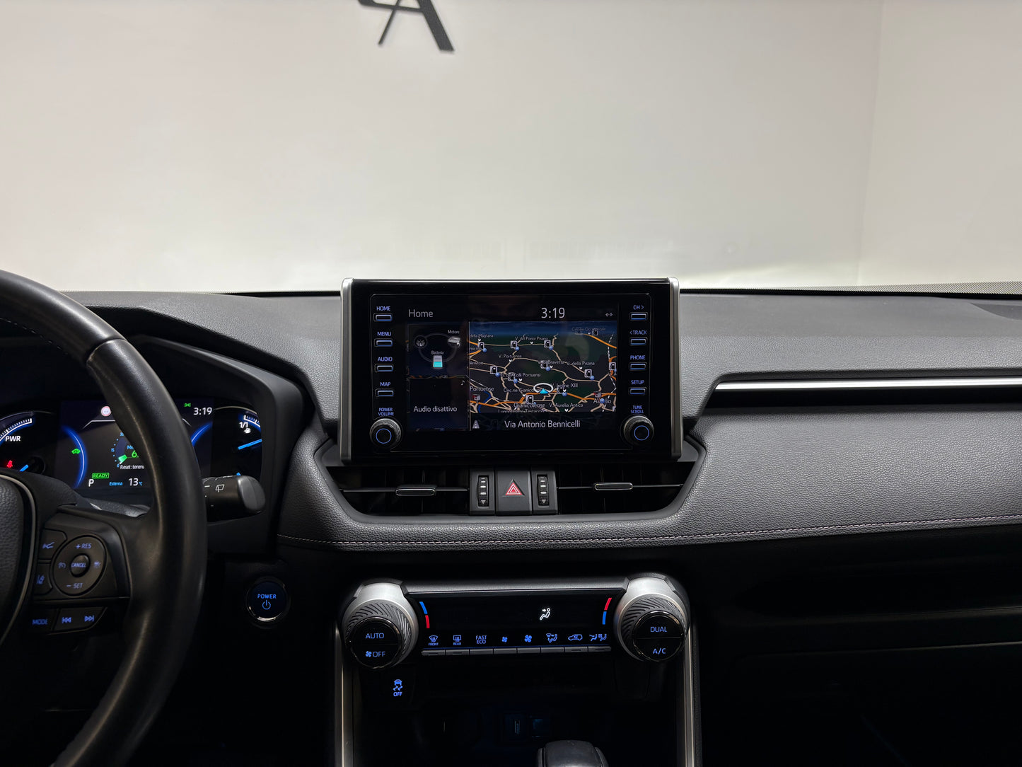 Toyota RAV4 2.5 Hybrid Business 218cv