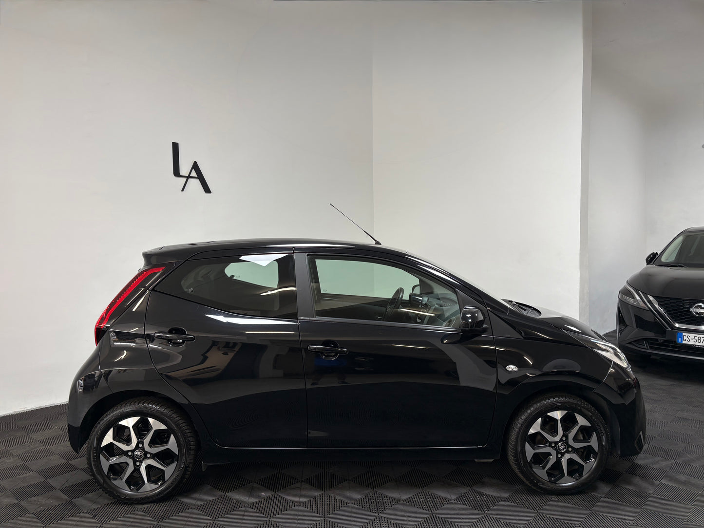 Toyota Aygo Connect 1.0 X-Play 72cv