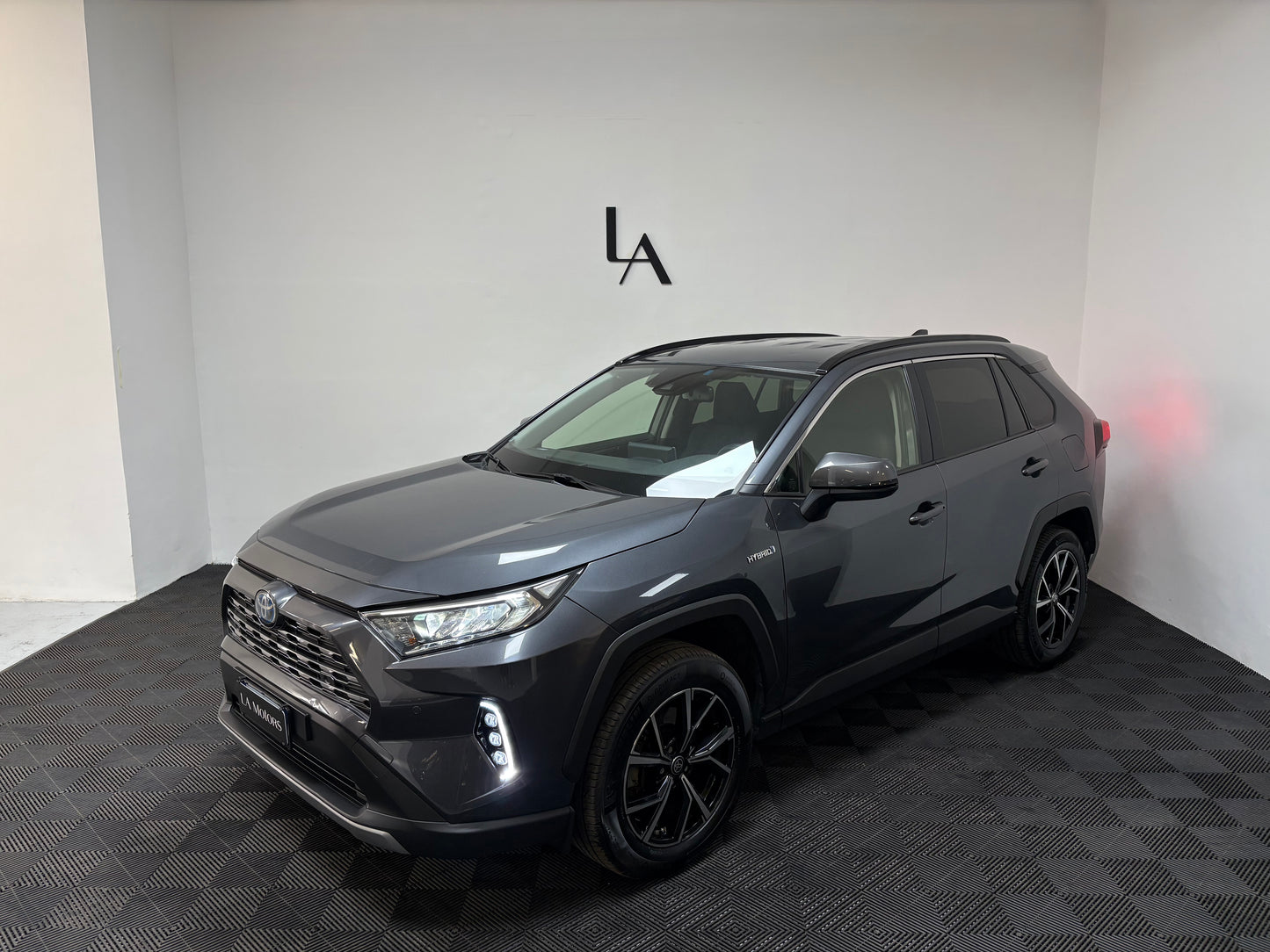 Toyota RAV4 2.5 Hybrid Business 218cv