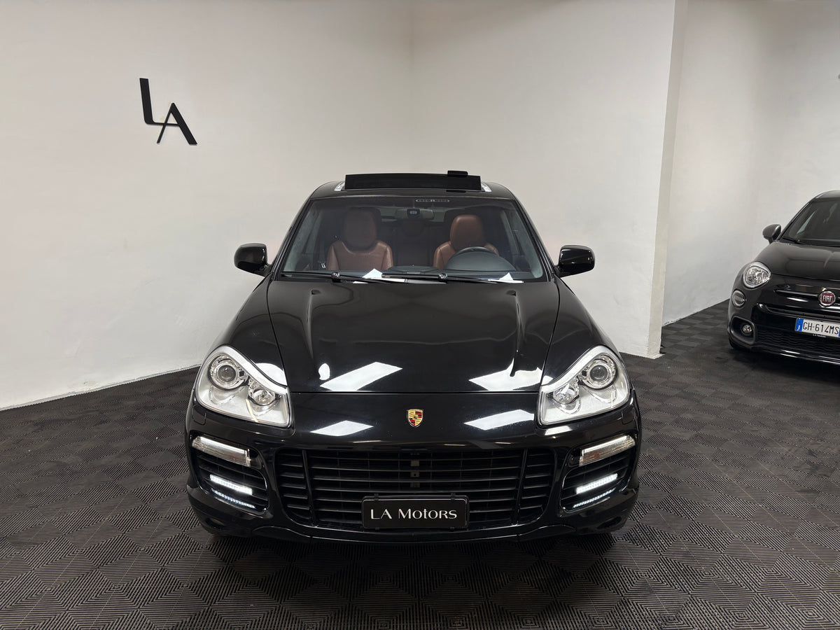 Porsche Cayenne Turbo 4.0 V8 500cv