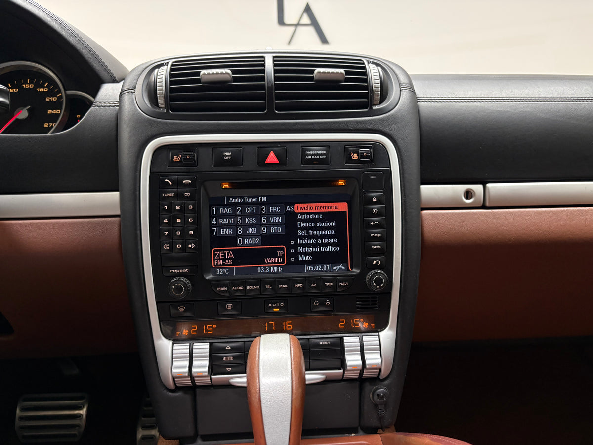 Porsche Cayenne Turbo 4.0 V8 500cv