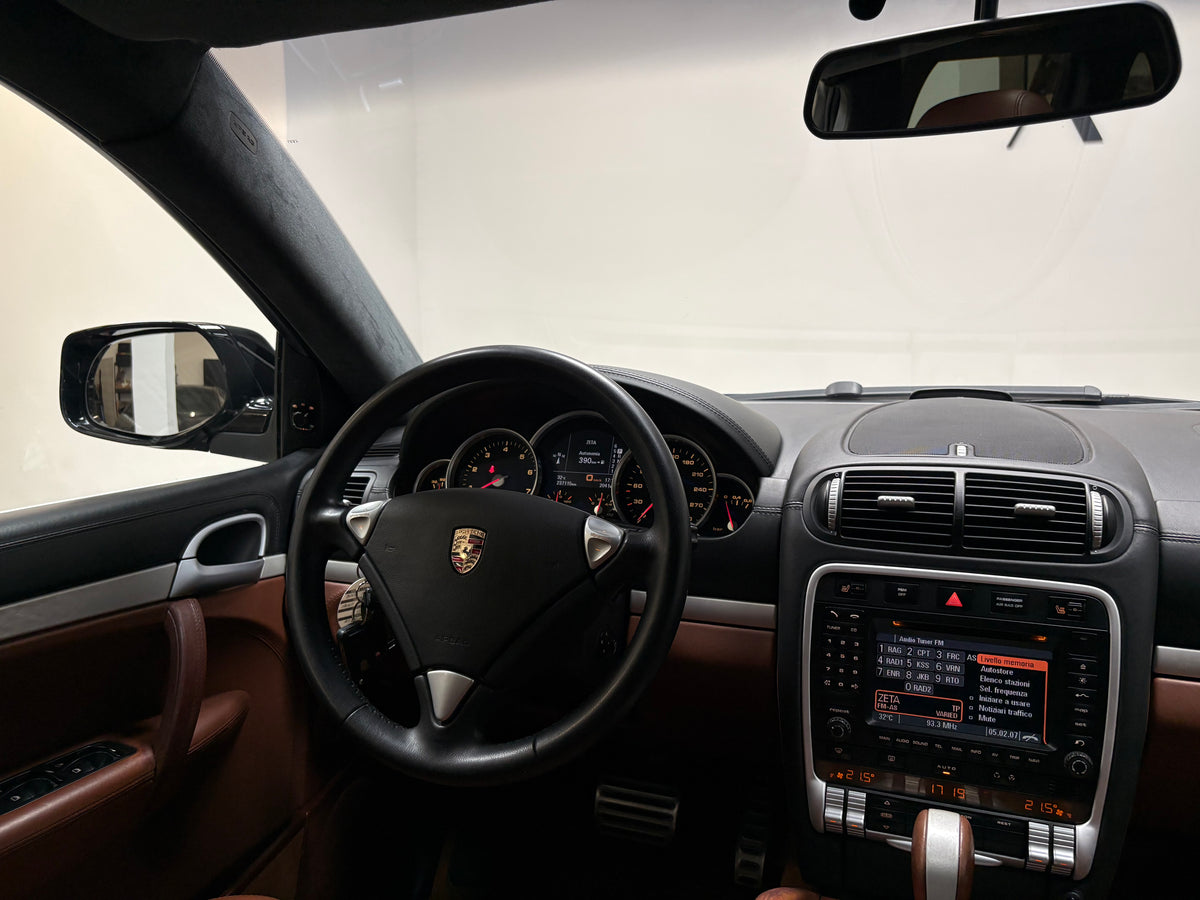 Porsche Cayenne Turbo 4.0 V8 500cv