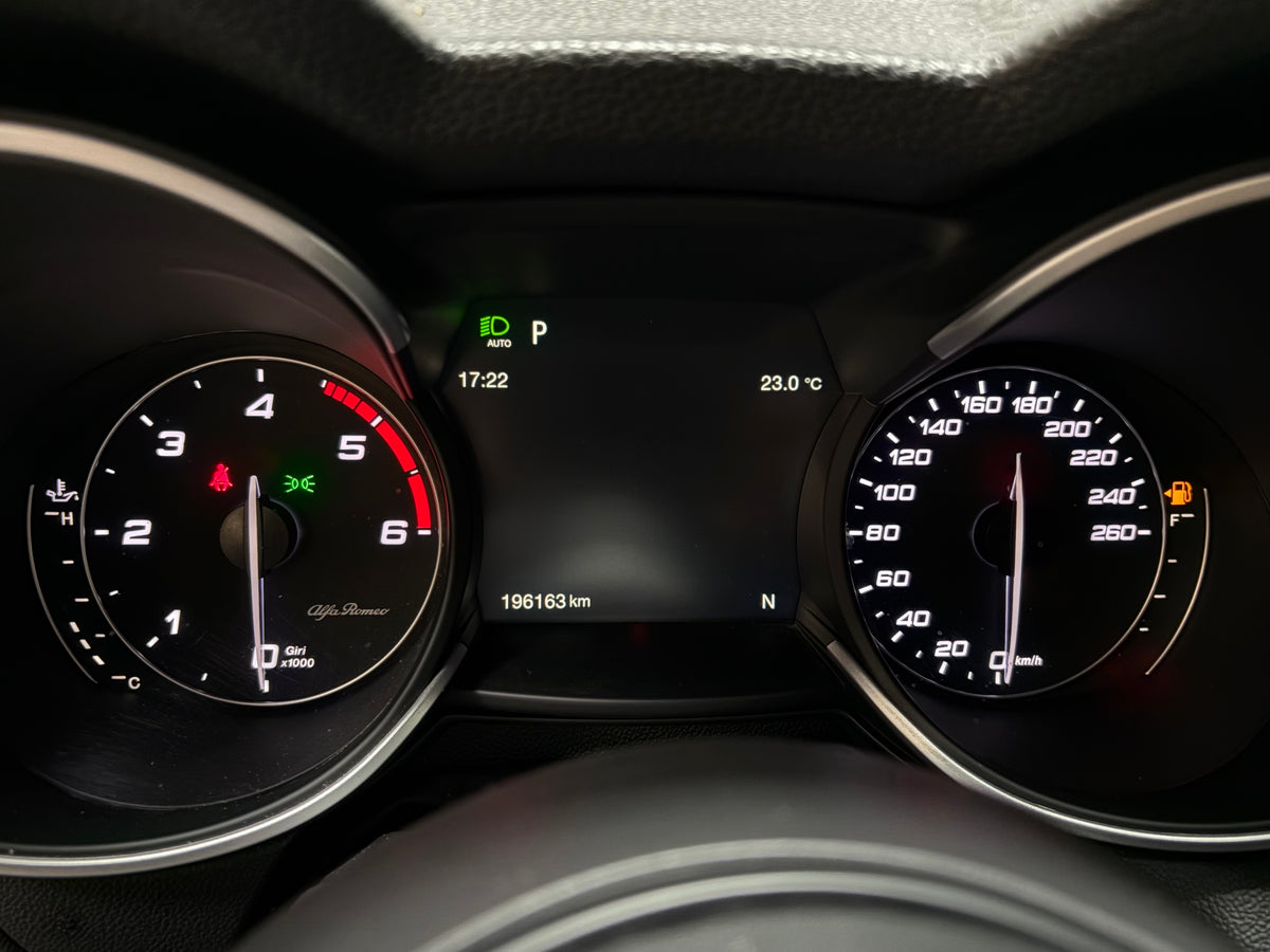 Alfa Romeo Stelvio 2.2 TD AT8 RWD Business 160cv